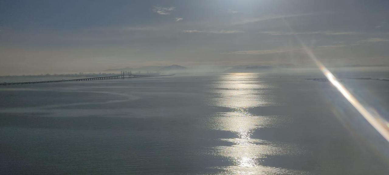 Infinite Seaview With Penang Bridge Suite With Sunrise Up To 11 Person Bayan Lepas Εξωτερικό φωτογραφία