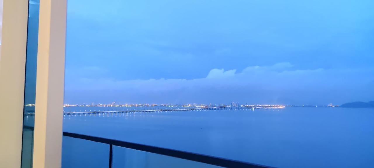 Infinite Seaview With Penang Bridge Suite With Sunrise Up To 11 Person Bayan Lepas Εξωτερικό φωτογραφία